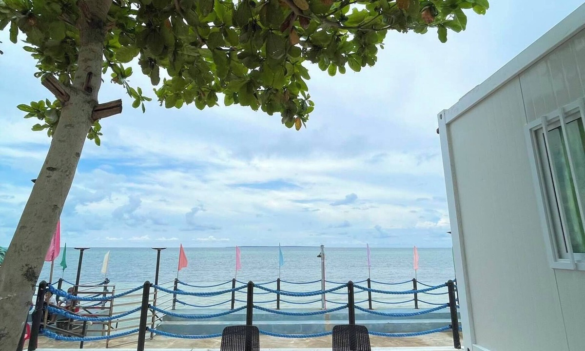 Daanbantayan Resort | Uyzan Beach Camp by Hiverooms