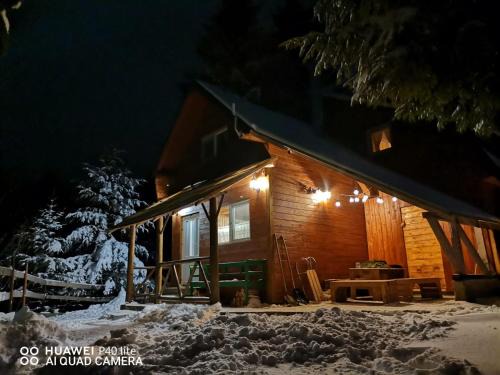 Siculeni House | Vén Fenyő Kunyhó