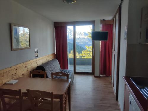 Chamrousse Apartment | V du Bachat Epicea A N24 2P6