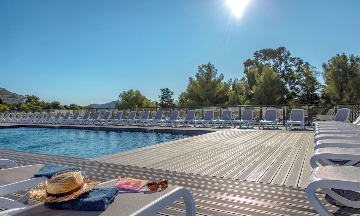 Boulouris-sur-Mer Condo | Vacances sur la Côte d'Azur | Accès Piscine