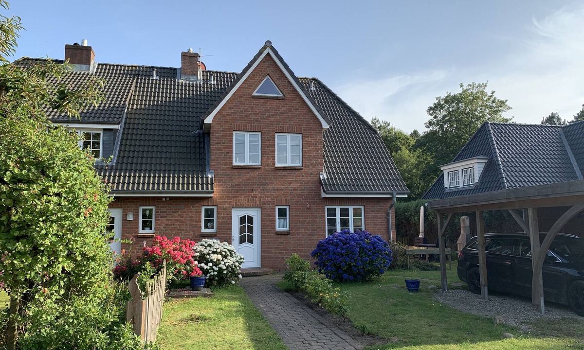 Suddorf Apartment | Vacation apartment "Haus Tarje" Your family vacation in the heart of the island of Amrum