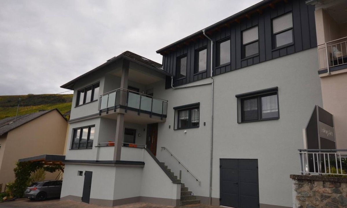 Kluesserath Apartment | Vacation apartment "Jappi" - apartment/flat, shower, WC, non-smoking