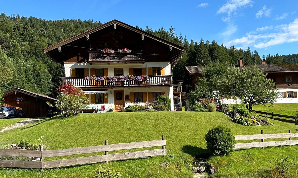 Kreuth Apartment | Vacation apartment Stephanie & Claus Sennhofer, Kreuth - Ferienwohnung Stephanie &