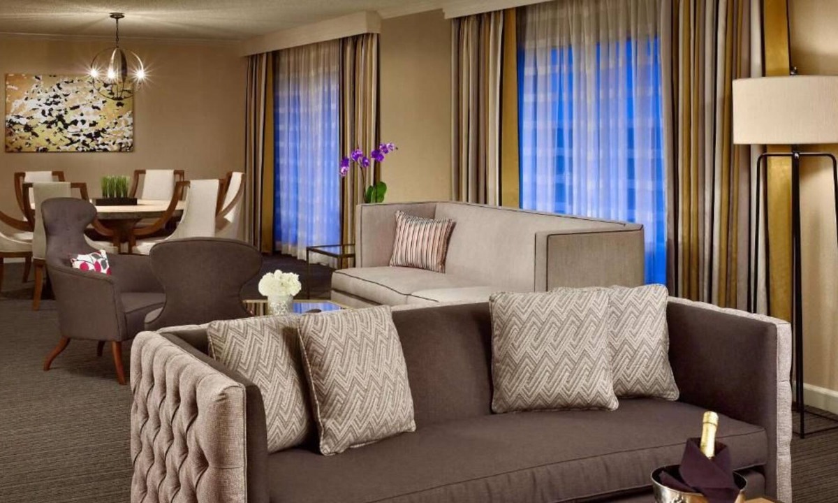 Gwinnett Place House | Vacation Day Is Always A Great Idea! Enjoy Spacious unit and Pool access!