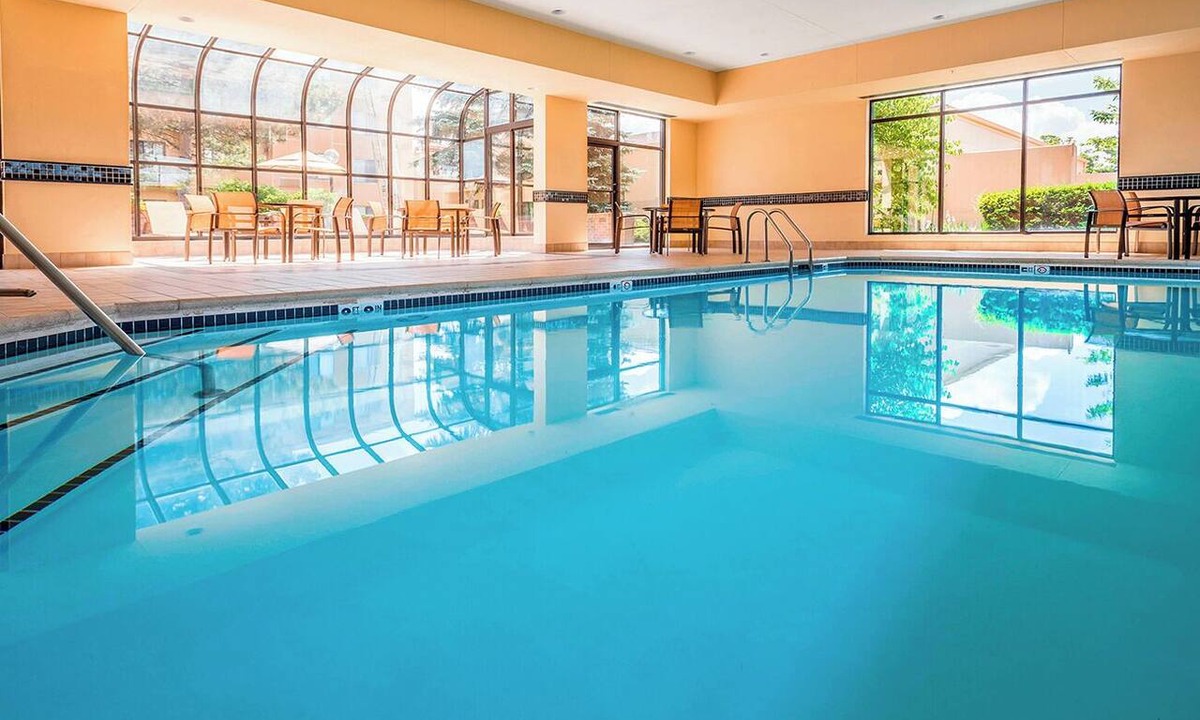 Milford Hotel | Vacation Day Is Always A Great Idea! w/Indoor Pool, Pets are Allowed Here