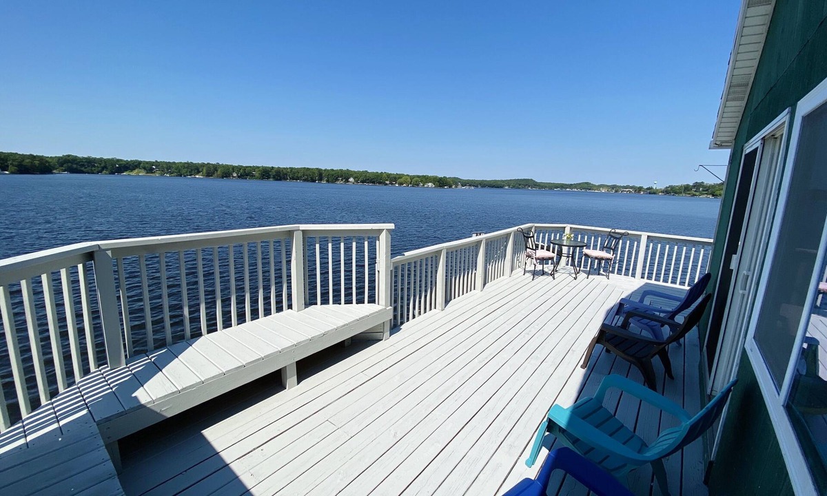Pentwater Cottage | Vacation Haven Pentwater Lake Cottage