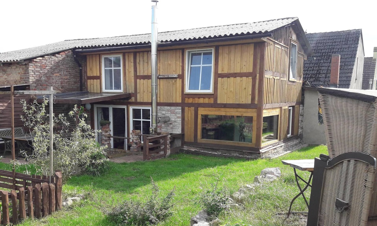 Laage House | Vacation home ALTE SCHEUNE up to 5 persons/3 bedrooms in a quiet location