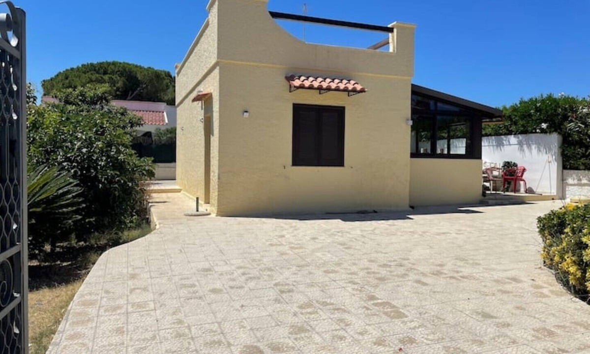Ognina Apartment | Vacation home Andreina (the yellow)