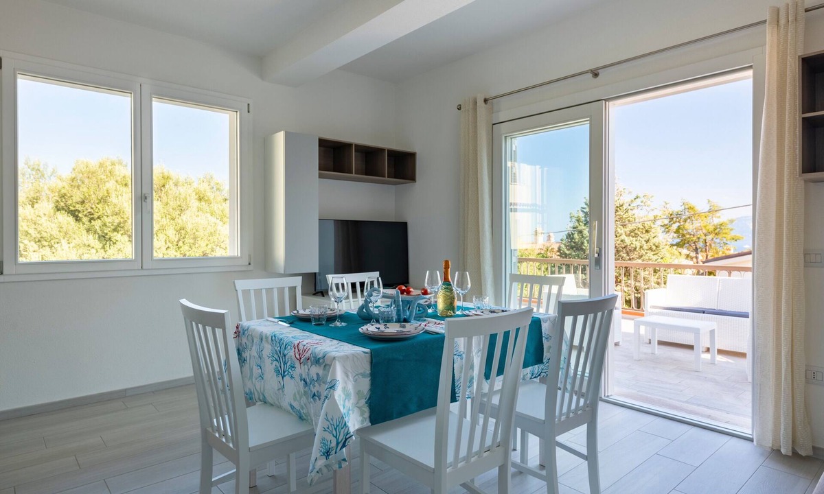 Cala Gonone House | Vacation Home "Cala Gonone 2 near the Beach with Sea & Mountain View, Wi-Fi & Terrace