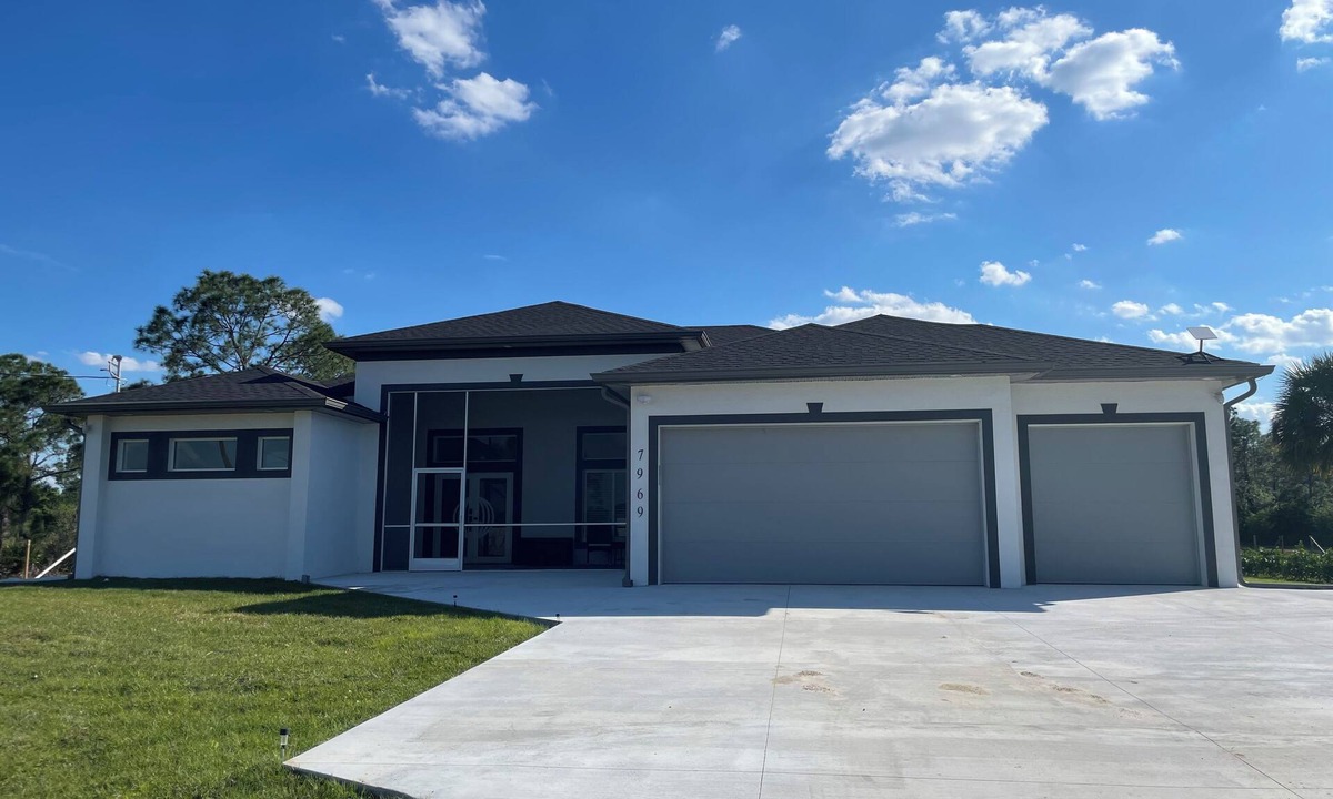 Joel House | Vacation home Daisy with pool and 4 bedrooms in a relaxing location Lehigh Acres - LaBelle