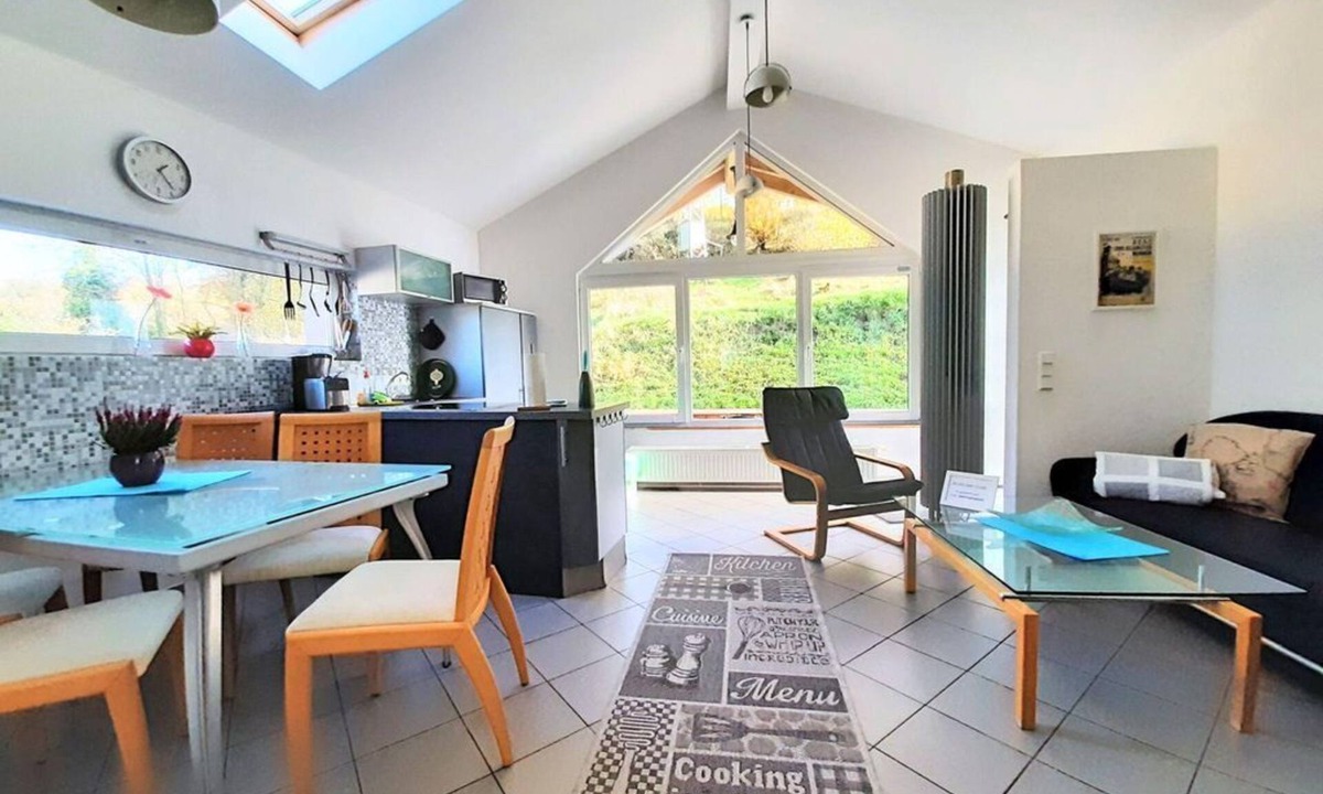 Zweifelscheid House | Vacation home Engelsdorf (up to 27 pers.) - South Eifel family and group vacation homes