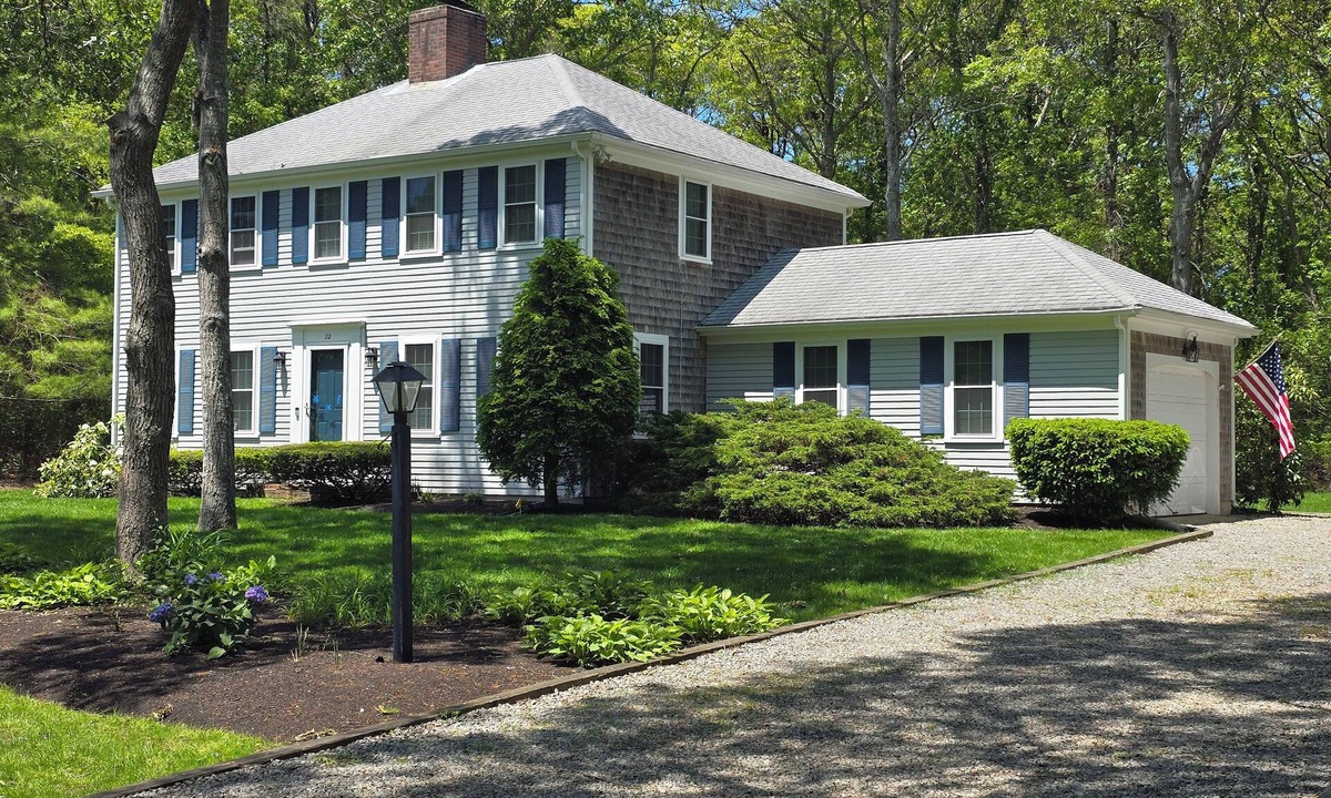 Hyannis House | Vacation home, Hyannisport Cape Cod, near beach, child safe street, 1 acre lot.