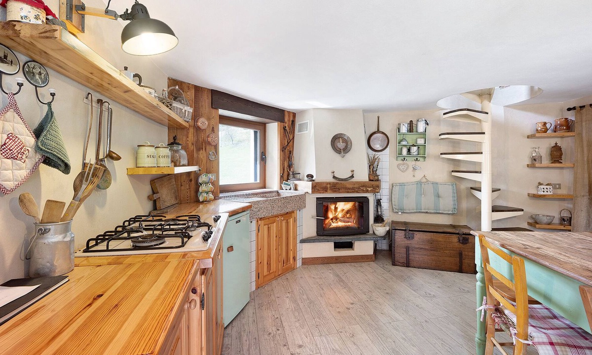 Monesi House | Vacation Home "Il Teccio Di Sandro" with Private Garden & Wi-Fi