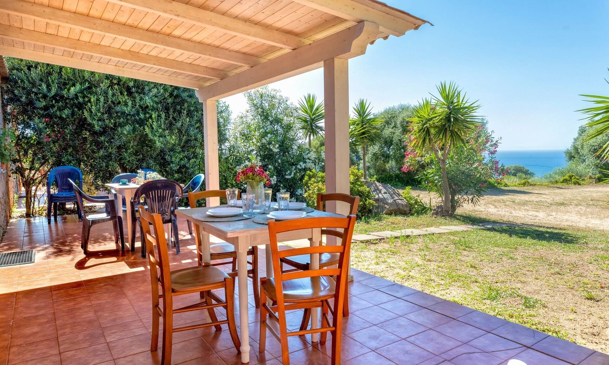 Trinita d'Agultu e Vignola House | Vacation Home "La casa vista isola 2" with Sea View, Terrace & Garden