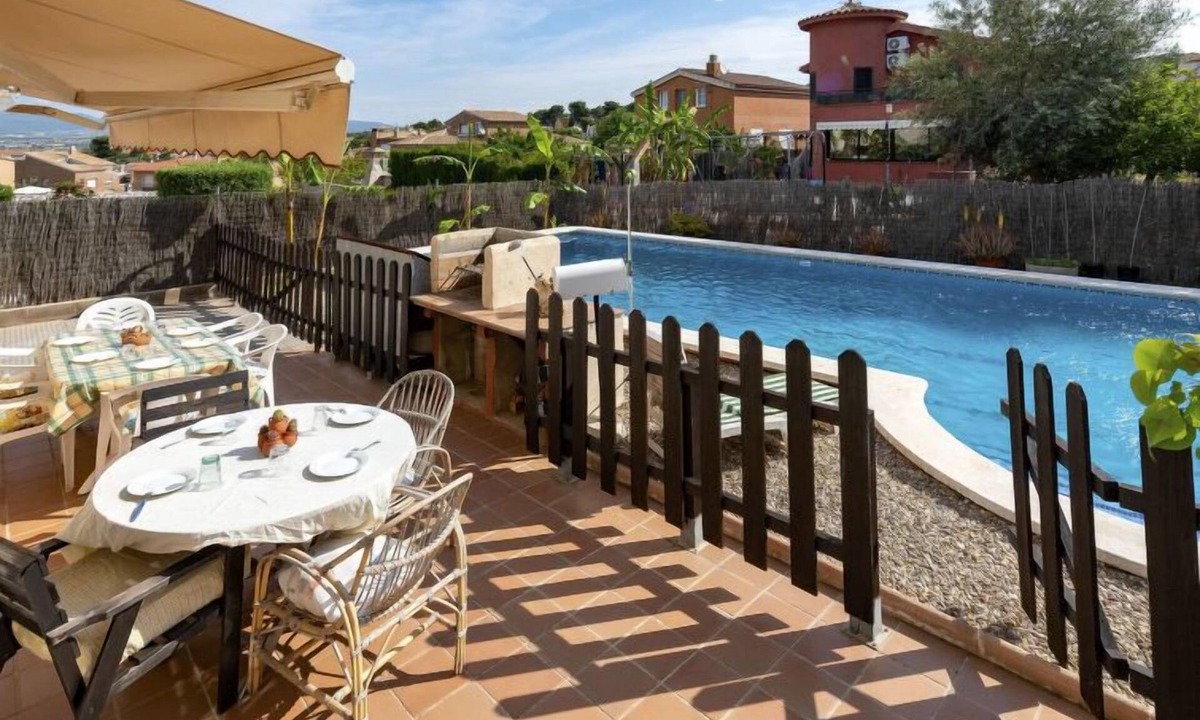 El Vendrell House | Vacation home Oasis by Interhome
