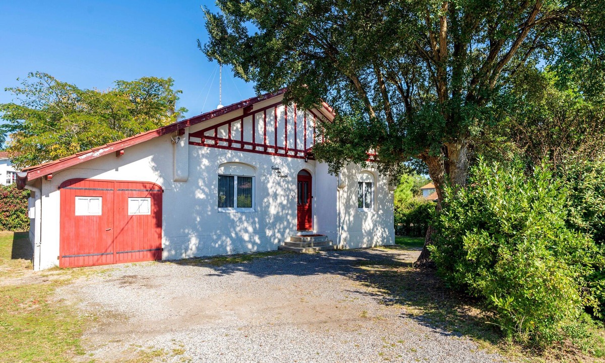Soorts-Hossegor House | Vacation Home with Garden in Hossegor, Near Lake, Town Center & Beaches – Perfect for 4-6 Guests