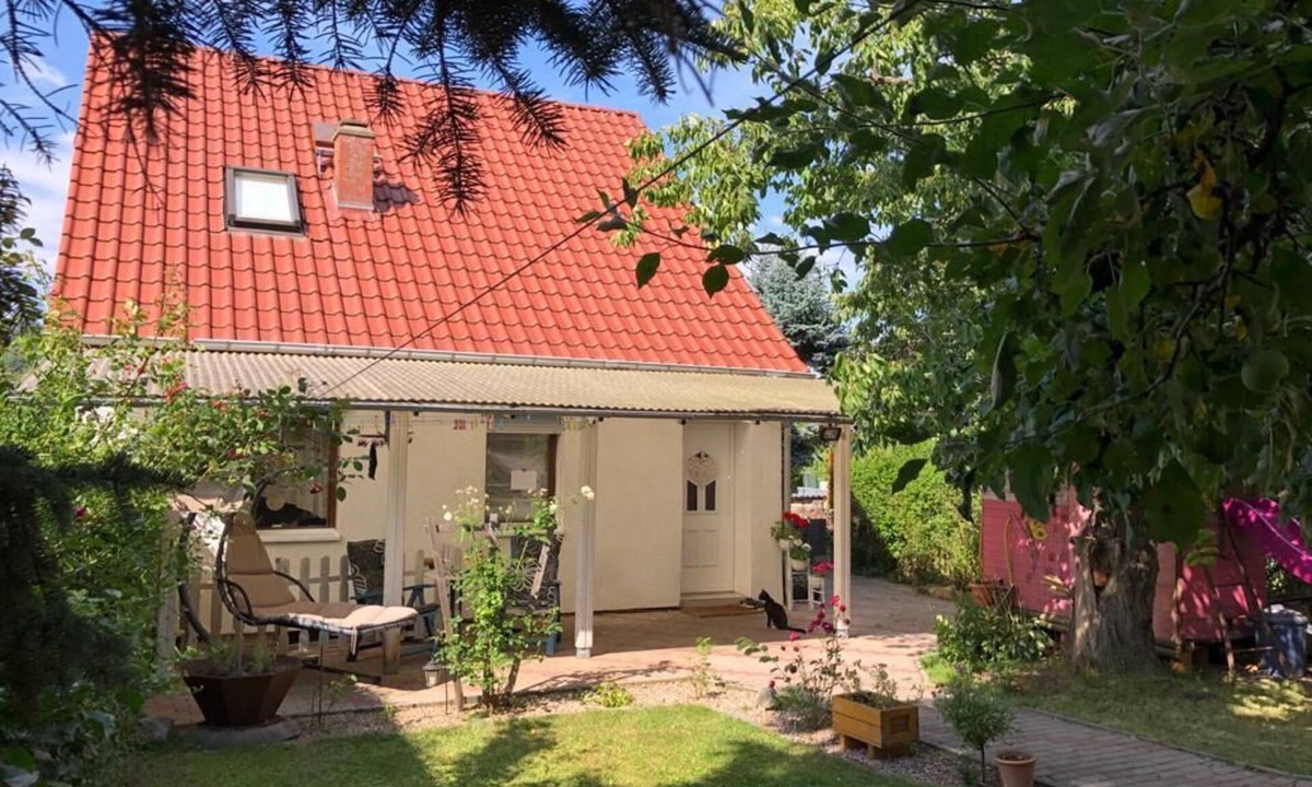 Eisenach House | Vacation home with wood stove sauna