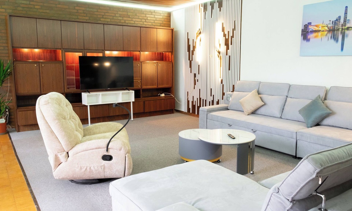 Euskirchen House | Vacation house large villa 4 bedrooms 3 bathrooms - "Smart Home"