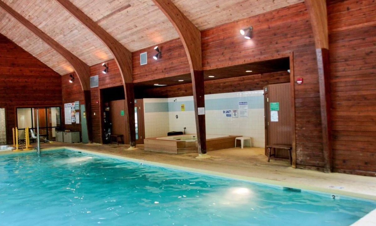 Sapphire Resort | Vacation is Calling 3 Pools, Free Parking, Business Center, Near Fairfield Lake