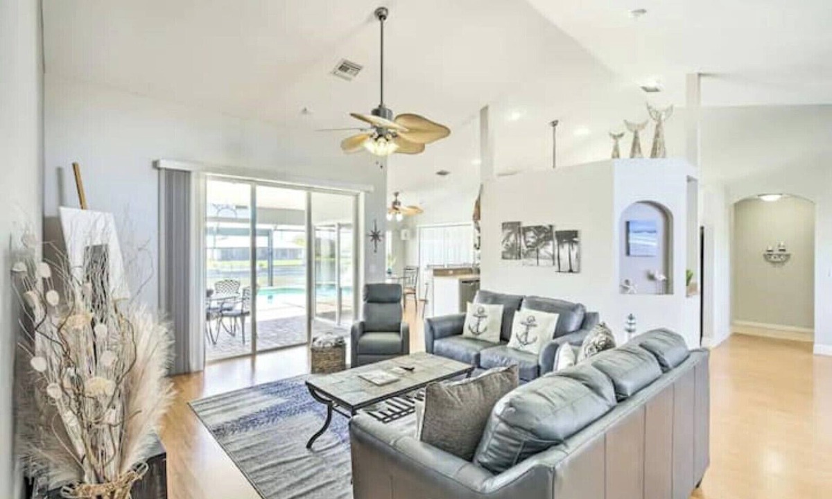 Diplomat House | Vacation Mode, ON! Chic & Airy Coastal Villa for 8