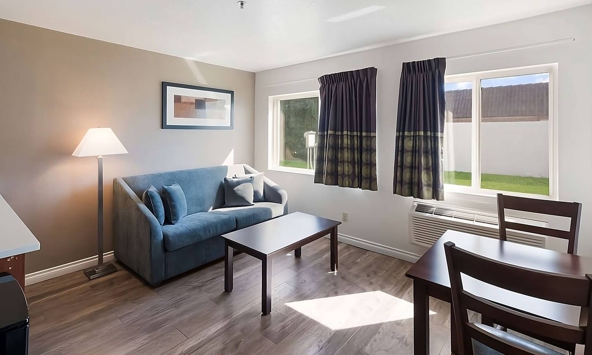Kennewick Resort | Vacation Starts Here! Enjoy the Beauty of Kennewick. Close to Tapteal Greenway!