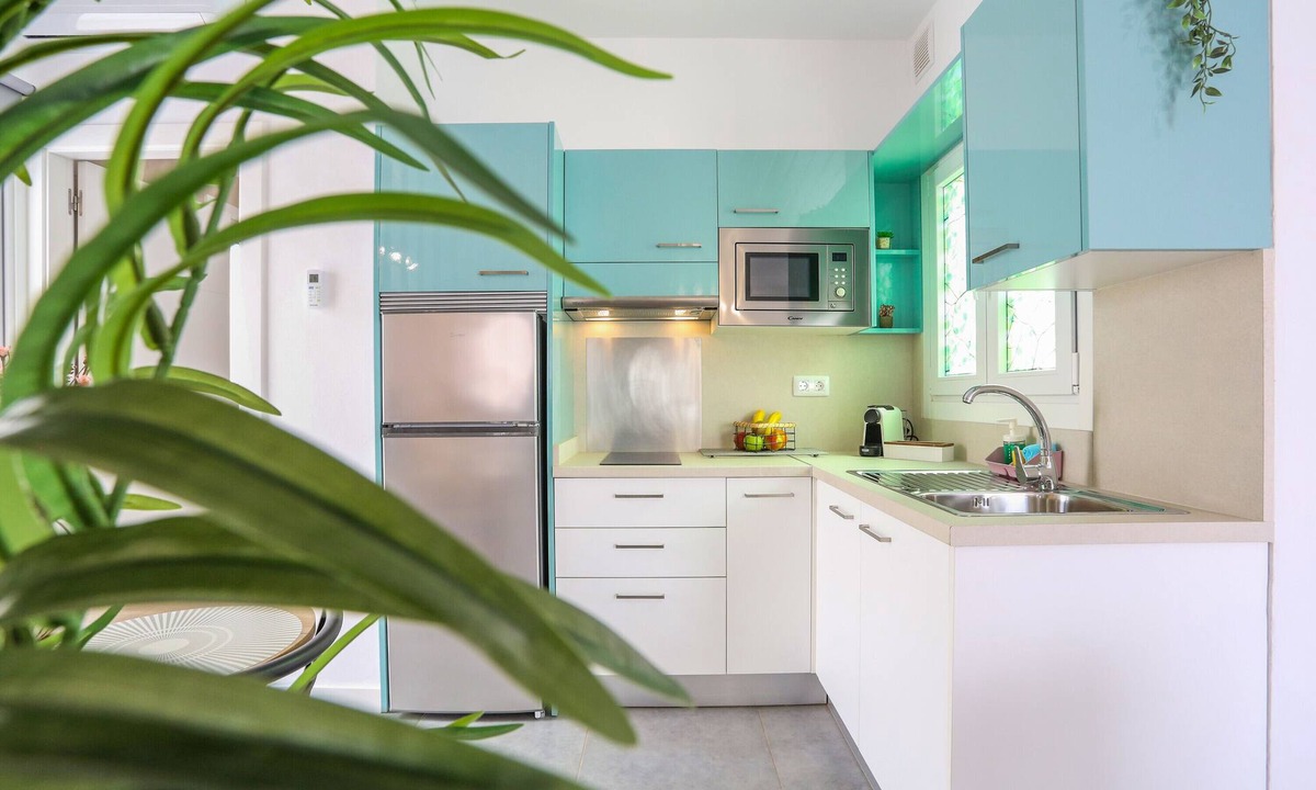 Triquivijate Apartment | Vacation Studio 'Maresia - Estudio Con Terraza' with Private Terrace and Wi-Fi