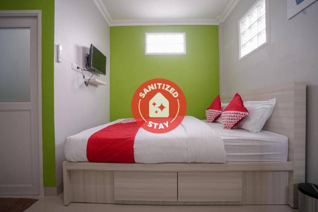 Palembang Hotel | Vaccinated Staff - OYO 948 Vivi Residence Syariah II