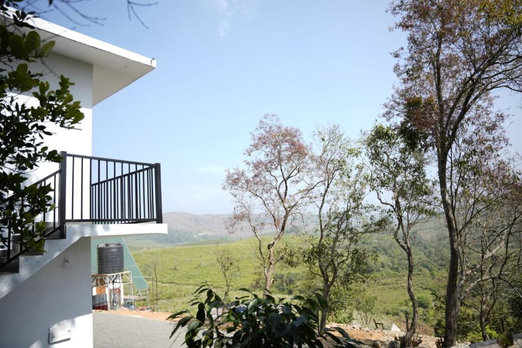 Vagamon Cabin | Vagamon leafhill mountain view holidays