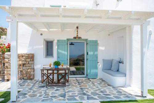 Naxos Apartment | VAGIANOU THEA celeste