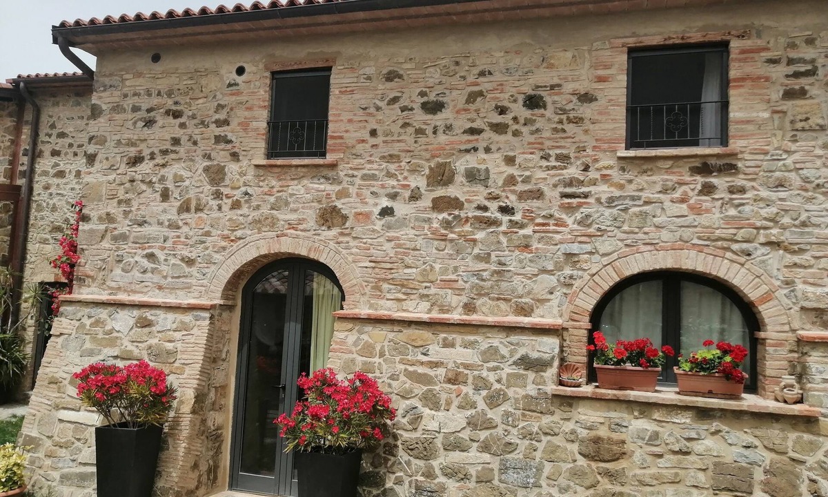 Montenero Villa | Val d'Orcia Historic Farmhouse: 19th century dwelling with Pool and View. 10pl for groups