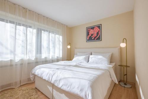 Augustenstraße Apartment | Valemi NEW Premium & Huge, 2Bathroom, SuperCentral, FreeParking, up to 8-16 Guests