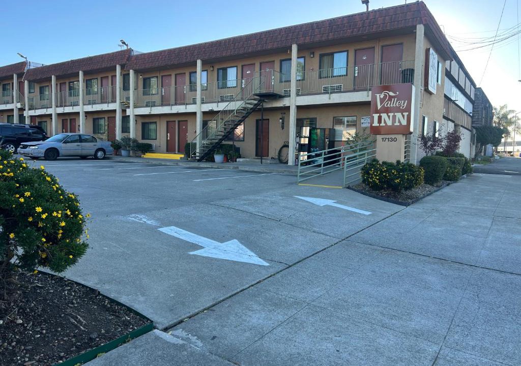 Castro Valley Hotel | Valley Inn
