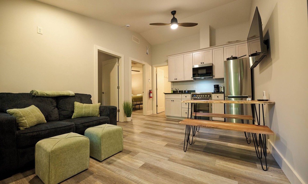 Cuyahoga Falls Cabin | Valley Overlook - Cozy 2BR Cabin near Blossom Music Center - Peninsula, Ohio
