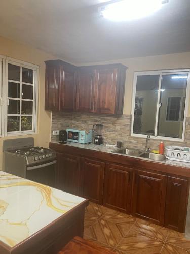 Trafalgar Apartment | Valley View Inn