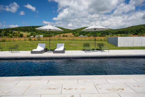 Copake House | Valley View - Renovated Cottage New Addon and Pool