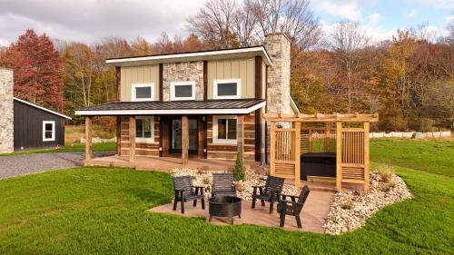 Timberline House | Valley View Resort Cabin #5, 2-Bed, Modern-Luxury with Hot Tub in Canaan Valley, WV