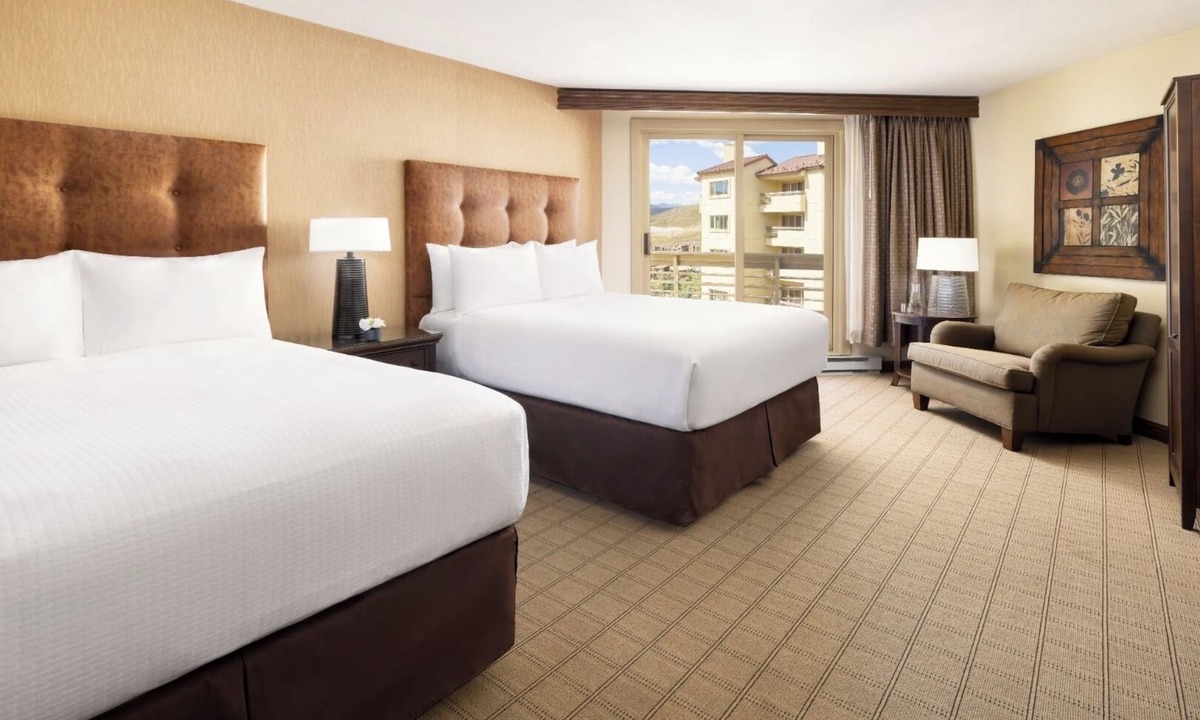 Mount Crested Butte Hotel | Valley View Double Queen: Mountain Serenity & Pool Access in Crested Butte