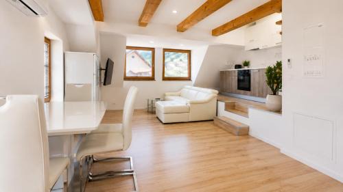 Vrhnika Apartment | Valora Central Apartment