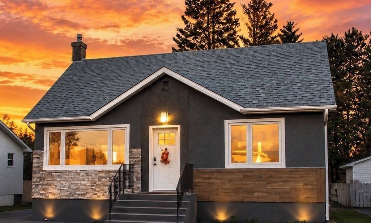 Thunder Bay House | Value for Large Families 4BR 6 beds sleeps 8