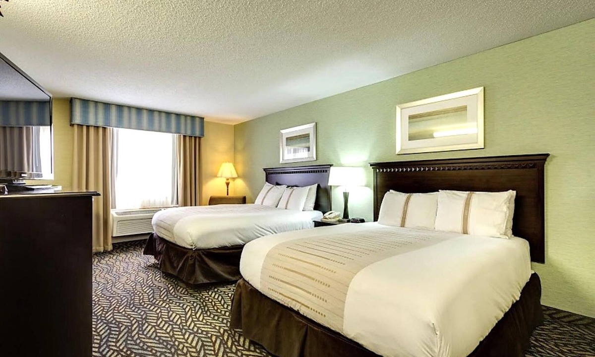 Devils Lake Hotel | Value-Packed Suite near Lake Region Heritage Center | Free Parking & Pool Access