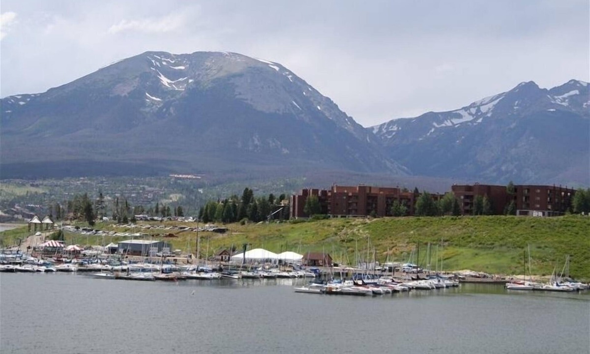 Dillon Condo | Value Priced Condo W/Lake & Mtn Views, Free Ski Shuttle