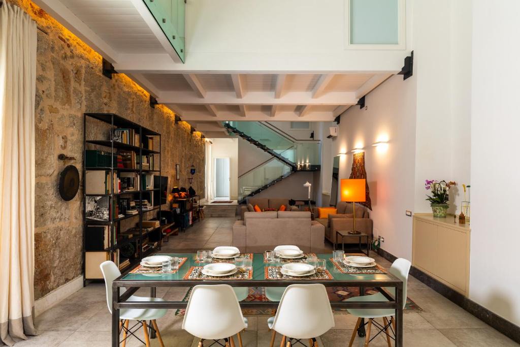 Castellammare Apartment | Valverde Art Space Loft by DomuSicily