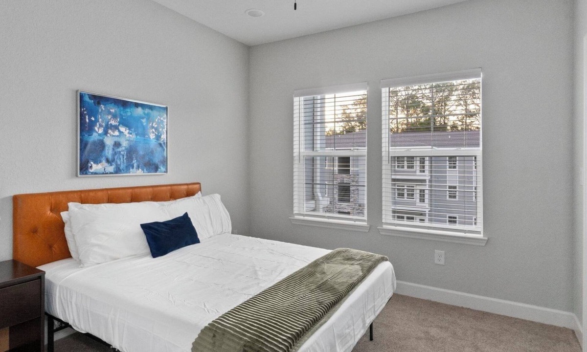 Newberry Apartment | Vanguard 1BD 16 - One Bedroom Apartment, Sleeps 2