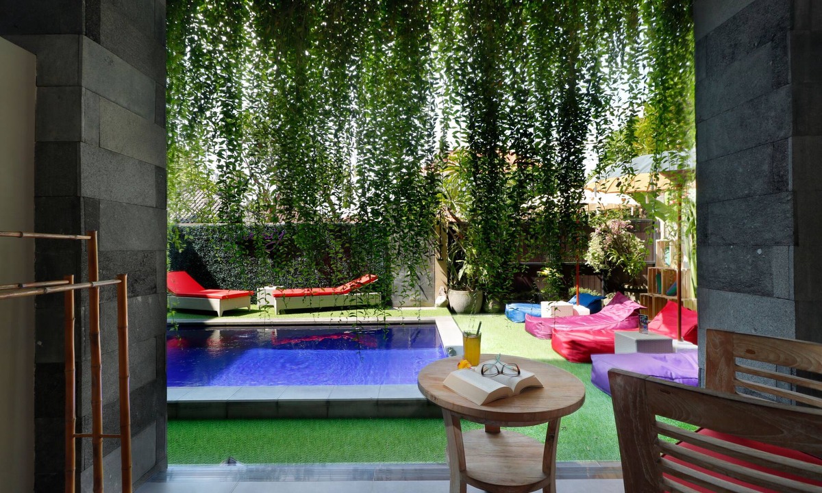 Central Seminyak Hotel | Vansari Hotel