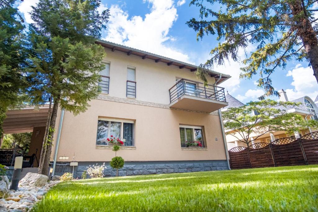 Siofok Aranypart Apartment | Vas Villa