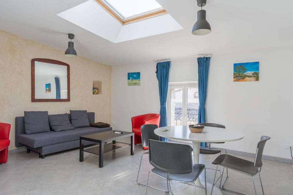 Charleval Apartment | Vaste appart de 45 m2 climatisé -n4