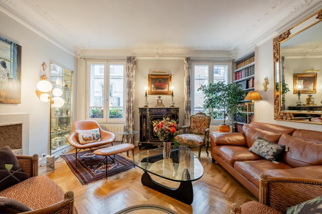 Ternes Apartment | Veeve - Triumphant Design