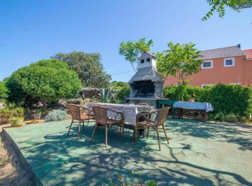 Veli Losinj Apartment | Veli Lošinj Hilltop Oasis