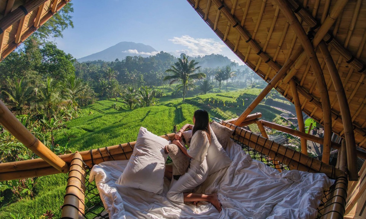 Selat Hotel | VELONIA ISEH