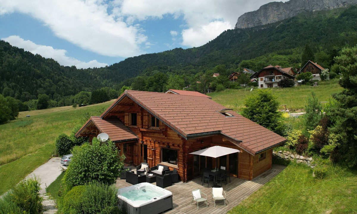 Dingy-Saint-Clair Ski Chalet | Venez Chez Vous Le Chalet du Signal